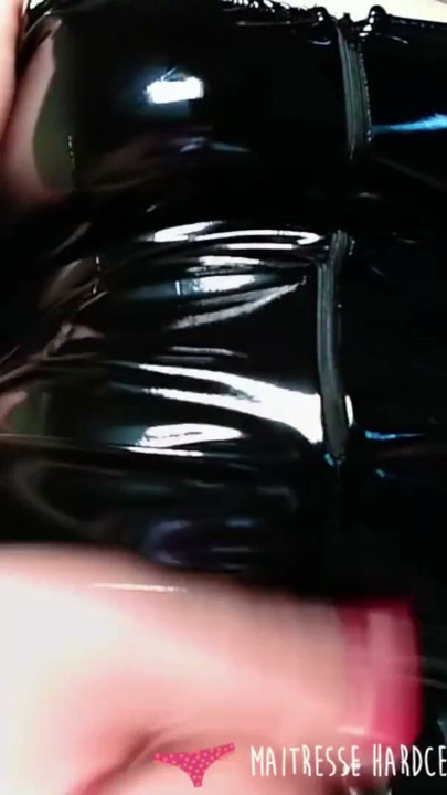 Vends-ta-culotte - If you're a submissive man who loves to suck cock, this video is for you ! | Clip 2