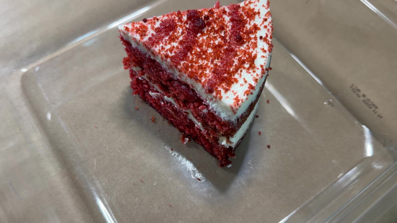 Cumming on cake