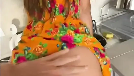 Sert dölleme sikişi - itaatkar genç kız mutfağında sikiliyor yoya grey