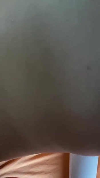 Detik penting dari "Hamba MILF montel amatur menjilat dubur saya. Menjilat dubur."