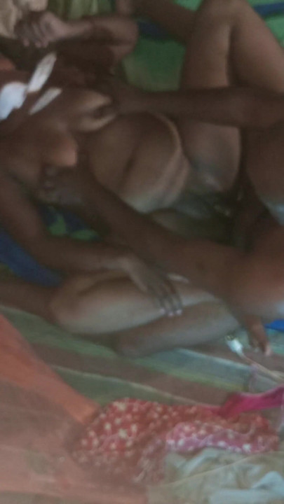 Click to watch Aunty's full sex video | Clip 1