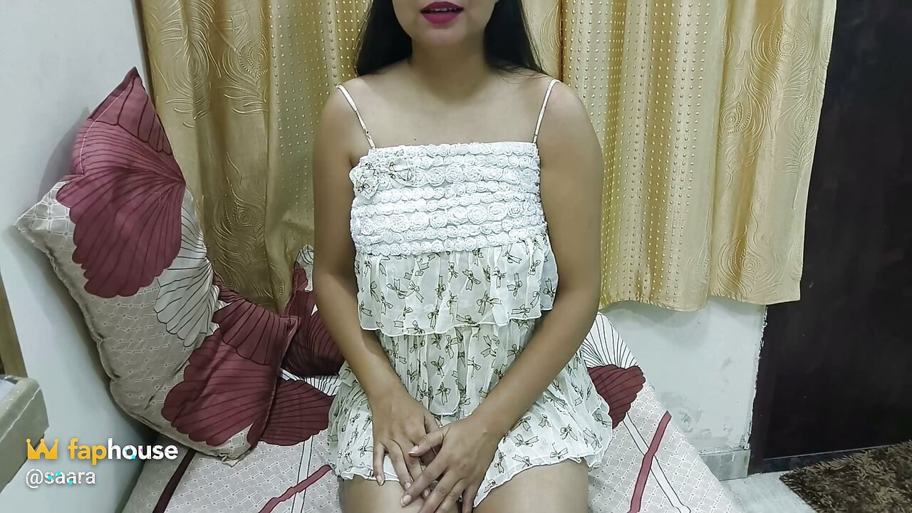 Saara si gadis india pertama kali menggoda pacarnya untuk fingering memeknya
