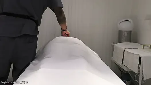 Legit-massage-klient bekommt ein happy end