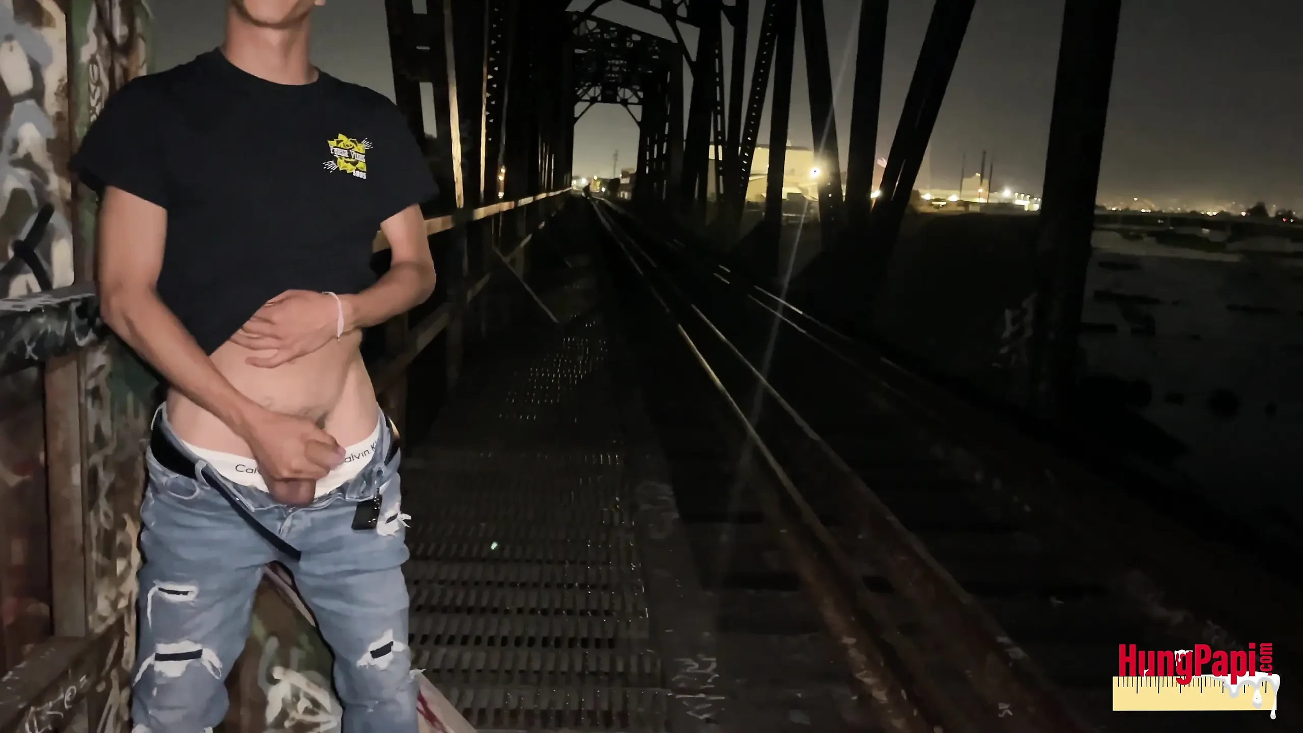 Con cu to twink solo sục cu lớn bắn tinh ngoài trời bị bắt gặp sục cu hung papi