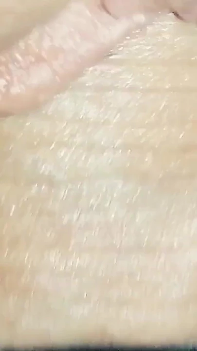 Un momento accattivante da "Piccola e piccola ragazza arrapata di 18 anni ( nonna di nonna)"