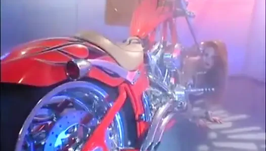 Muscular Stud on Bike Hardcore Fucking Hot Chick and Cums