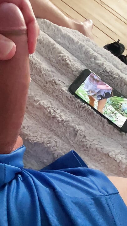 Stryger min kødpind og ser min kone give blowjob