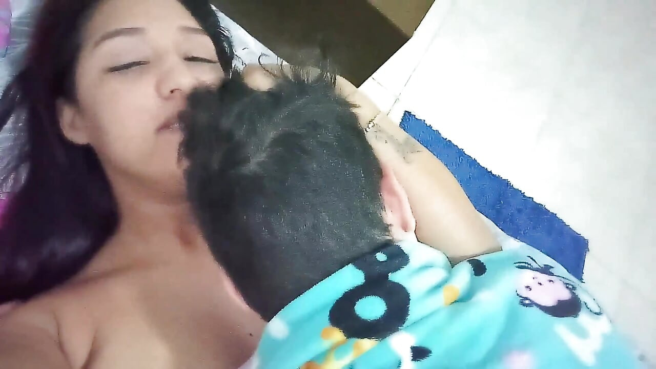 Toket kendor besar brunette usia 18 tahun dari New York Amerika Serikat meniduri visnbs kontol besar saudara tirinya