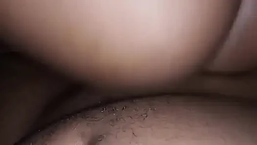Ich spiele mit meinem dicken arsch. Doggystyle, missionarsstellung und ich ritt ihn zu einem creampie