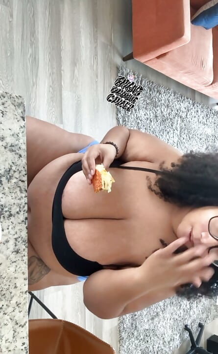 Biggdebbiecakez Mukbang