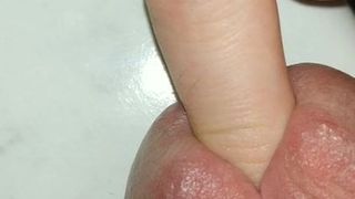 Peehole mit den Fingern gefickt