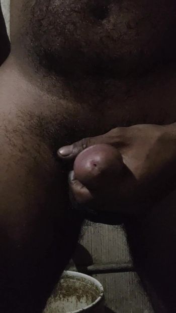 Mão no banheiro se masturba, masturba garoto spam