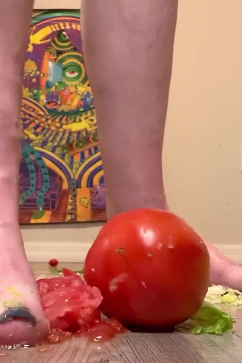 Size 16 Foot Crush with Vegetables