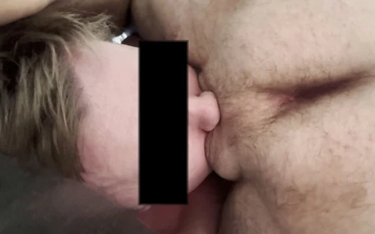 Kıskanç eş, kocasının bir öğrencinin ağzında seviştiği ev videosunu sızdırdı. Meni Yemek