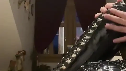 Sepatu Bot Renda Pvc Giaro