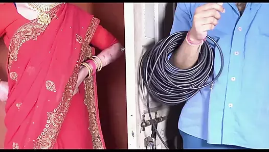 Une Indienne sexy baise un garçon du coin dans sa chambre avec audio en hindi