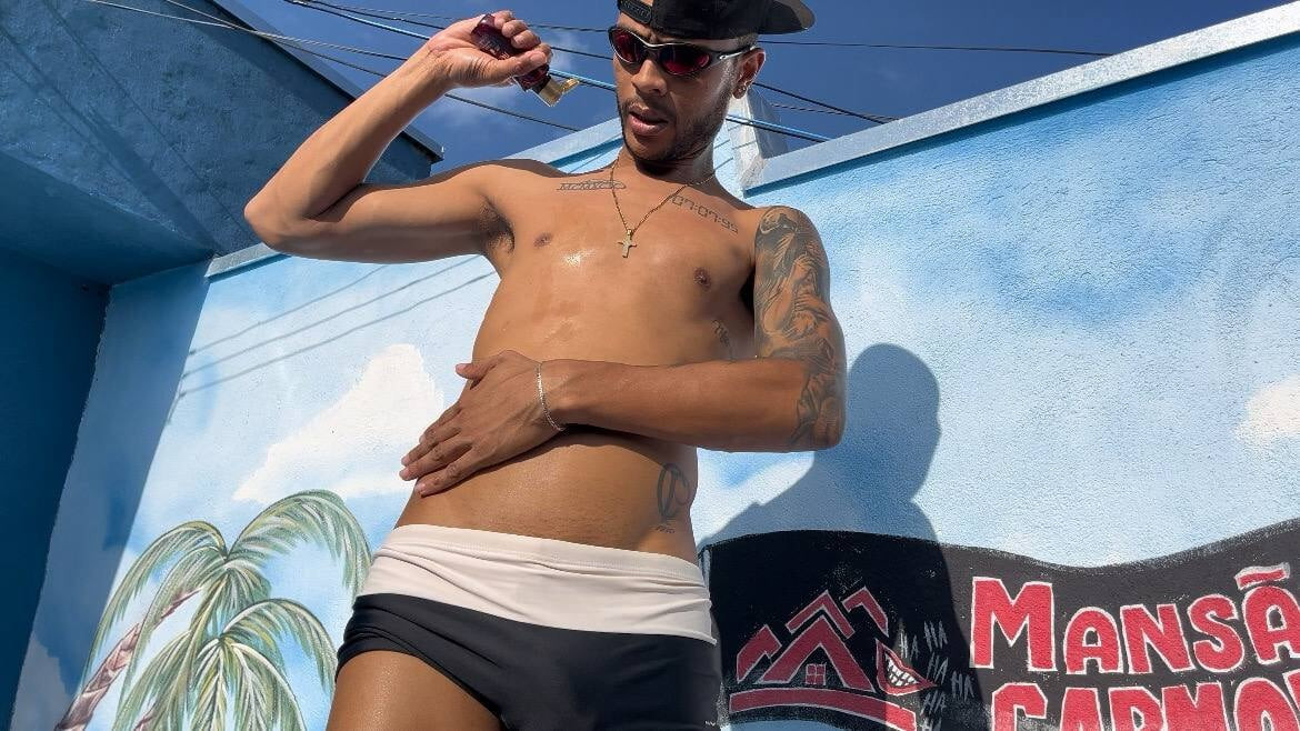 Tuxedo by the pool with oil bath moisturizing the pika