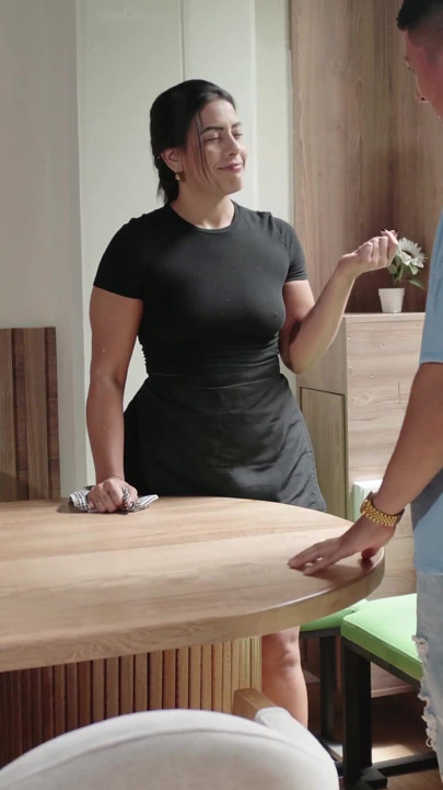 Guest Gets to the Latin Girl Who Cleans Her Airbnb