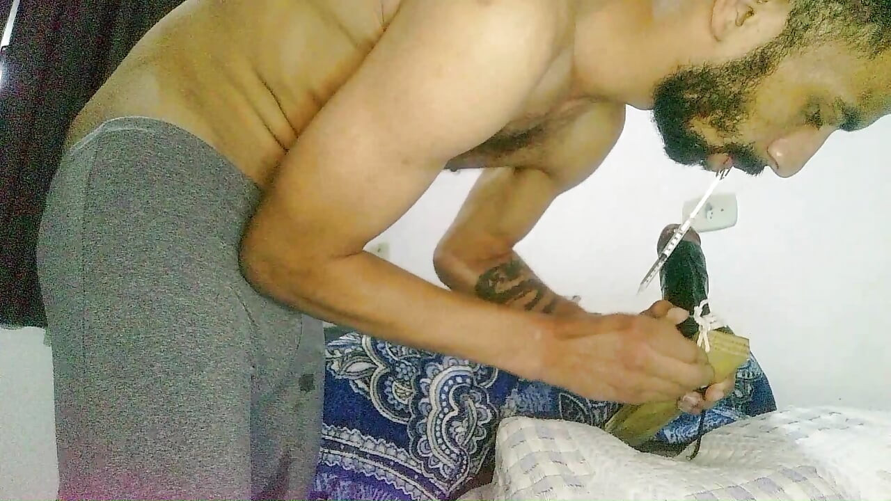 बालों वाला शरारती दिखावा