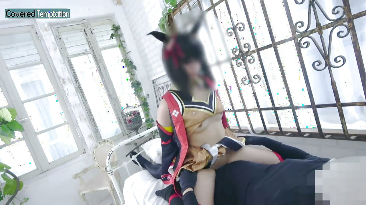 Cosplay odrasla žena u trojci s dva partnera Grupna scena