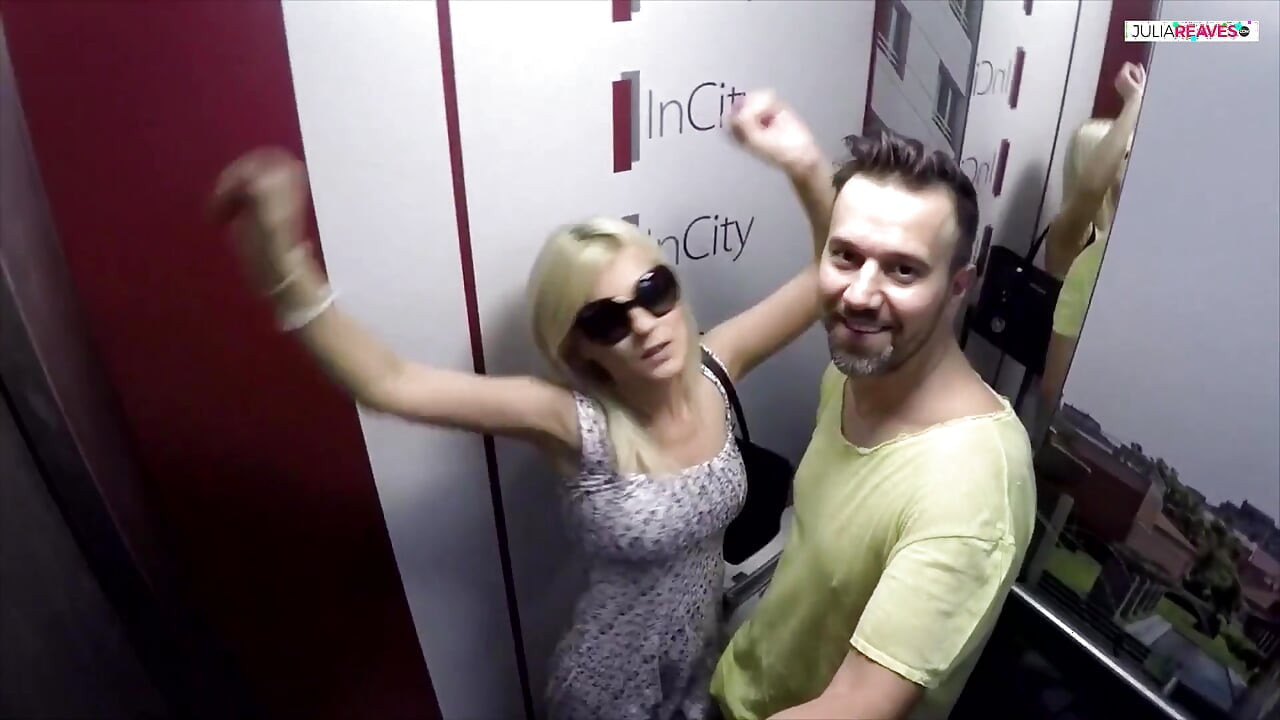 Stiyring vhil par pahle hath phir lnd par munh