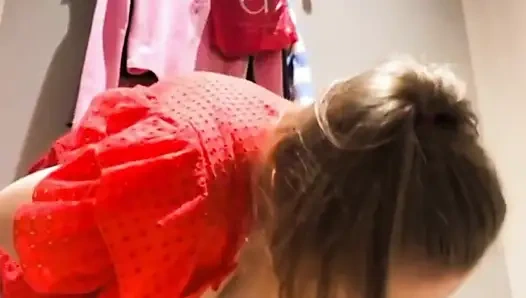 Extremes analfingern in der umkleidekabine