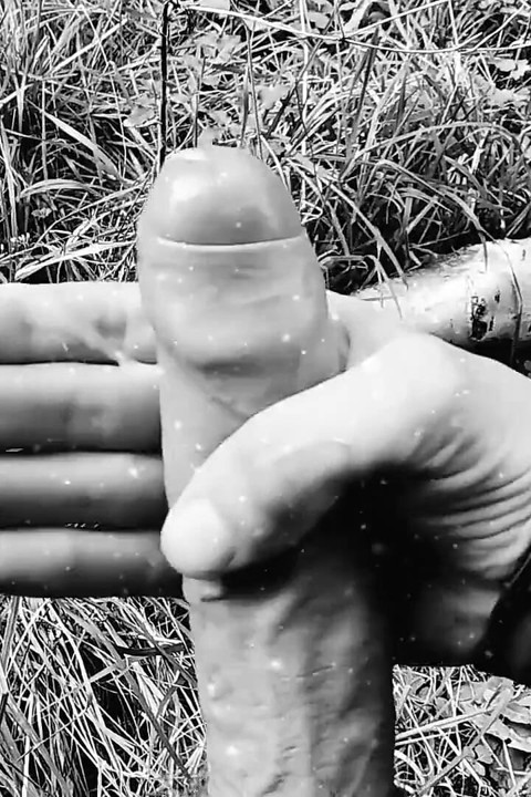 The Zombie Apocalypse Came, I Managed to Escape and It Occurred to Me to Masturbate Fast!