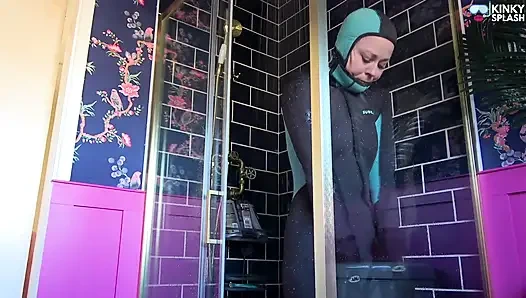 Misi Lengkap Wetsuit Decontamination Drill dengan Agent Lucy