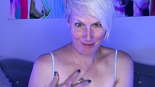 I Can't Sleep So StepMommy Gave Me A Good JOI