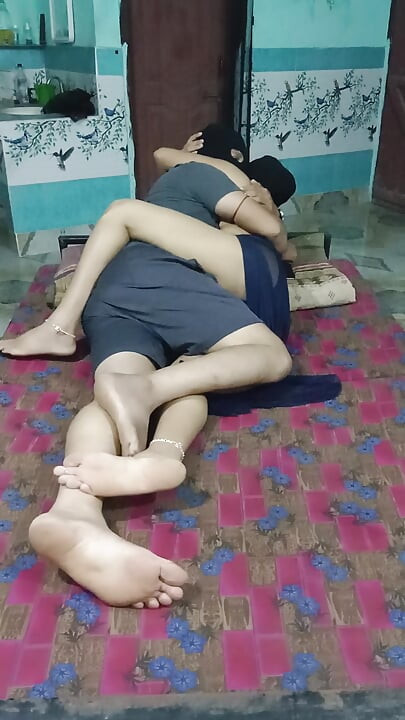Desi casais caseiro sexo boquete com lingerie