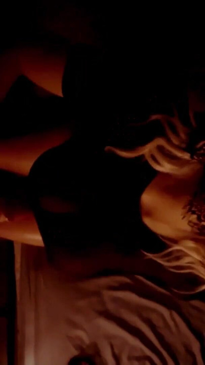 Εμβληματική στιγμή από το "A BEAUTIFUL GIRL JERKS OFF ANOLDSYLVER'S COCK AND I❤️ CUM"
