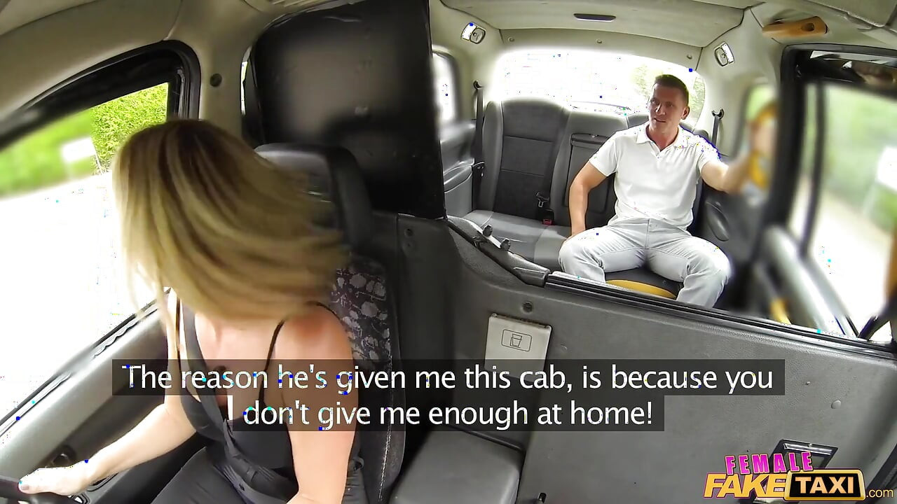 Female Fake Taxi - Creampie sexy dans un taxi pour un couple marié