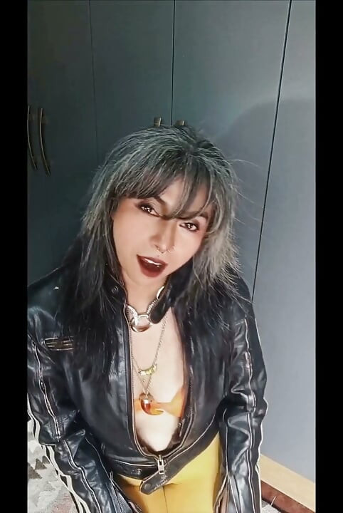 From My Pussy to Your Lips - Wet Cigarette Fetish I'm Leather