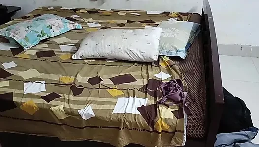 Kız arkadaş erkek arkadaş birbirlerini vakit geçiriyor büyük memeli büyük götlü seksi anlar geçiriyor