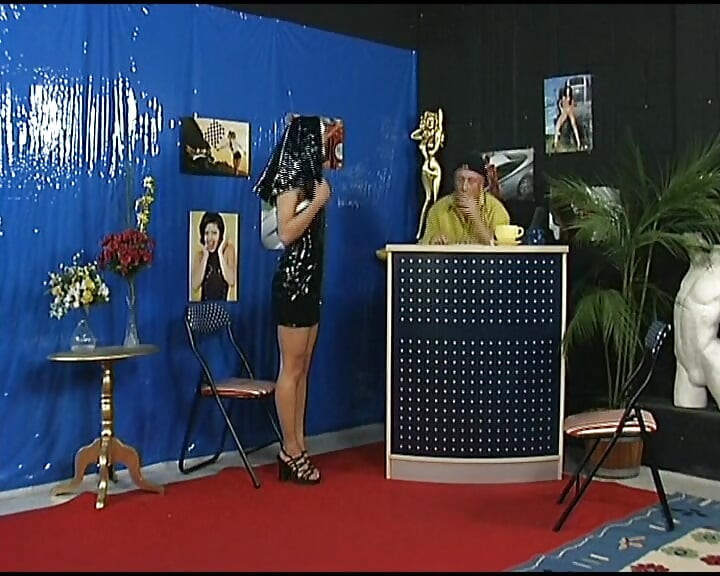 Pissing německá jeptiška ukazuje své příbuznosti se svým ošklivým milencem