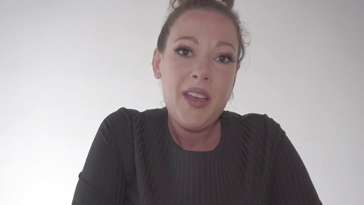 Giantess Stepsister Finds Your Hiding Spot