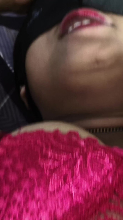 "Ateşli Hintli desi seksi yenge derin sakso çekiyor ve sikiliyor" dan önemli an