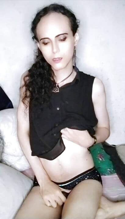 집에 혼자 있으면 정말 장난꾸러기야.