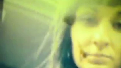 Angela saygı duruşunda bulundu