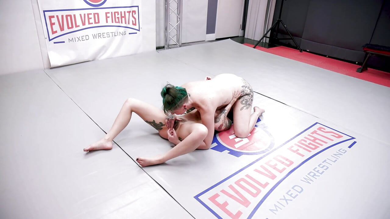 Luna Lovely vs Nikki Zee Orgasm Challenge - Rematch