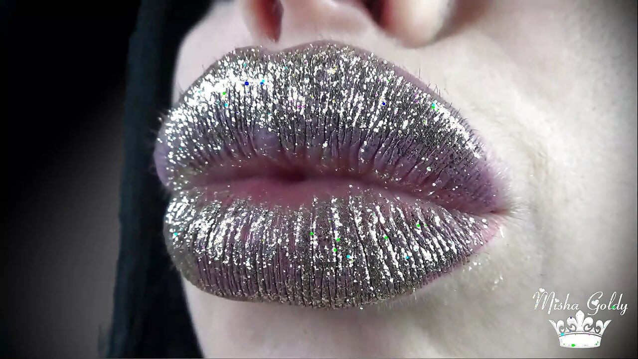 Pop untuk bibir berkilat besar saya: kiraan detik pancutan mani!