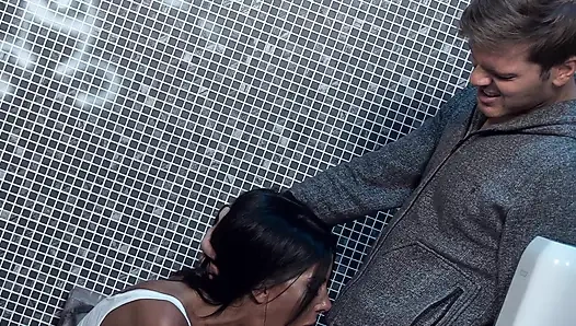 Cewek latina cantik dientot dan dia suka banget