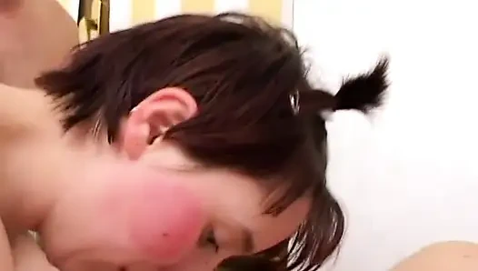 Tatlı genç kız emecek sert yaraklar buluyor - dvd