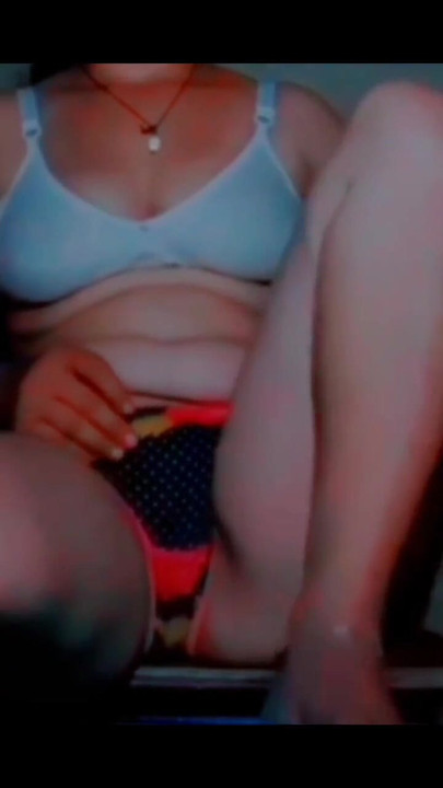 Awek panas panas seksi senyap seksi melancap | Klip 1