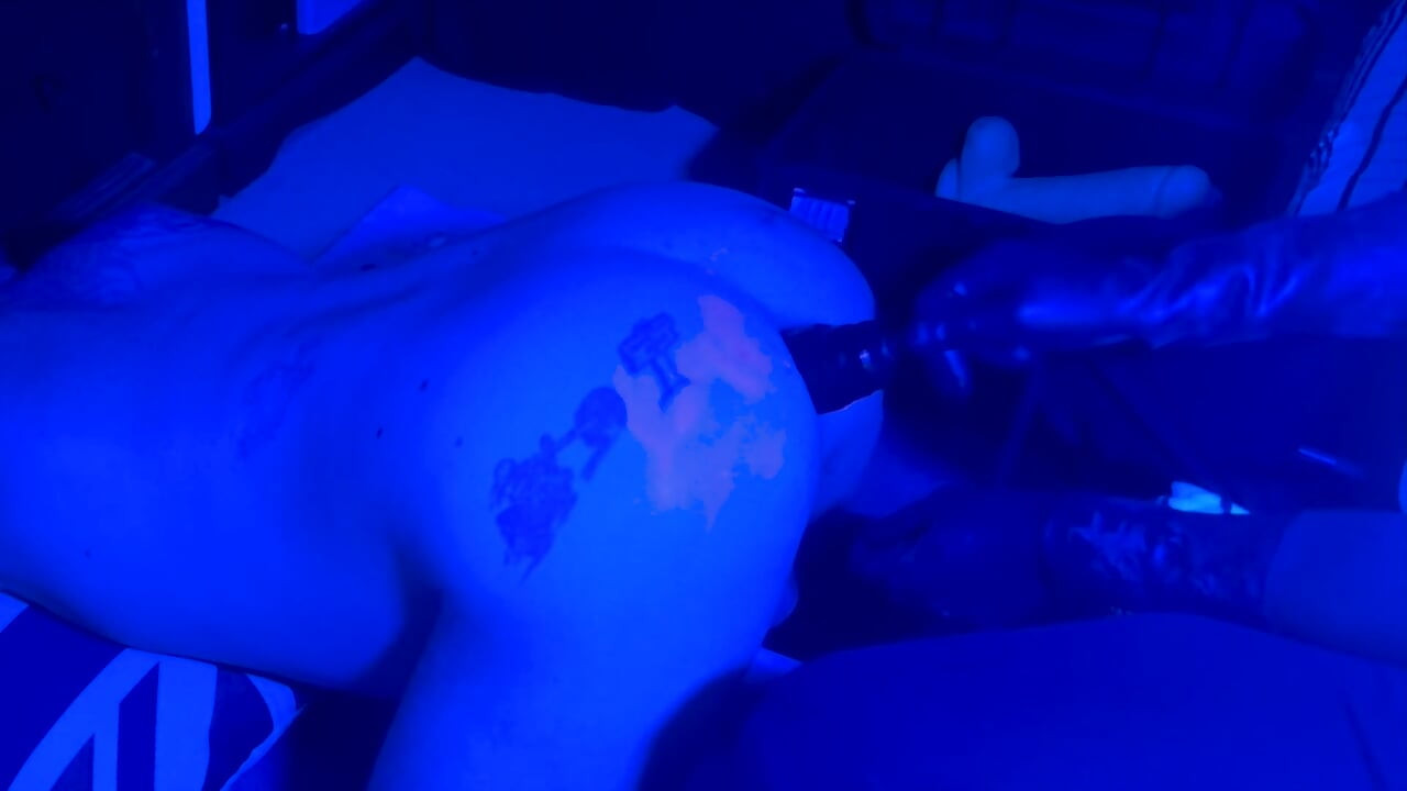 Dirty dark fisting