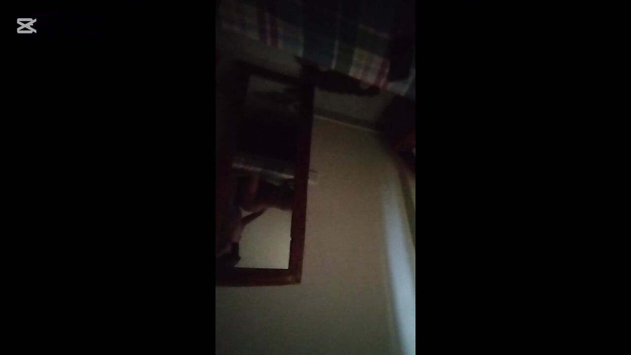 Eboni dengan pantat besar bengkung menunggang dan dikongkek gaya doggy