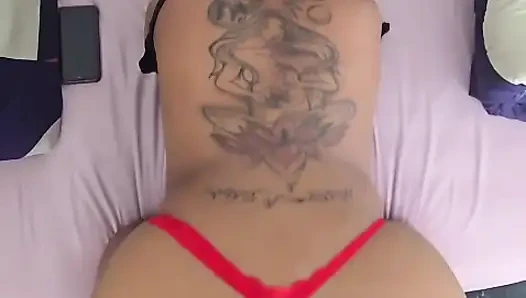 Cewek semok kulit putih lagi asik ngentot kontol ukuran raksasa