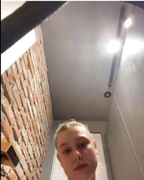 Öffentlich masturbieren muschi, während ich im Fitnessstudio meinen dicken arsch trainiere. Analfick. Squirting