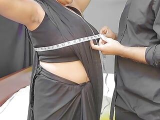 Riya bhabhi被穿衣裙裁缝印地语性交