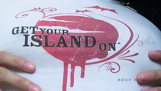 Waktunya pakai kaos basah- si cantik rosie reed wet tee menggoda dengan toket kecil -1080p hd